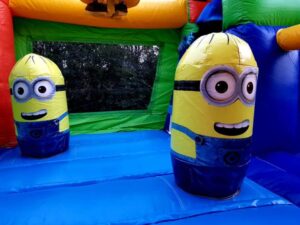 Mazais-minions1-768x576